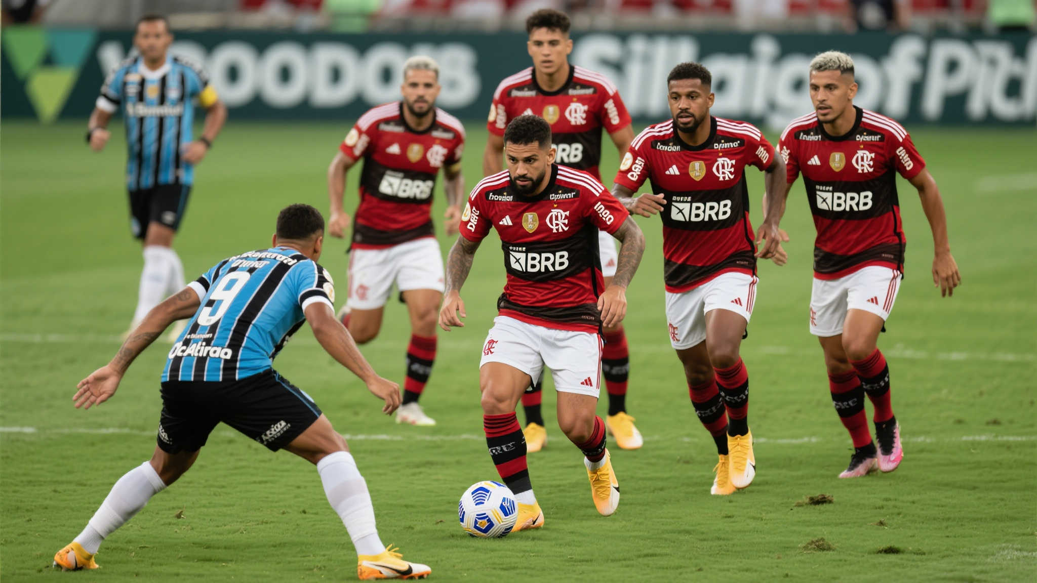 巴西球队首轮世俱杯小组赛无败绩:2胜2平 比如某场比赛中,代表性俱乐部弗拉门戈正面对一支擅长